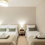 Monaco House Com Jacuzzi E Estacionamento Ferienhaus