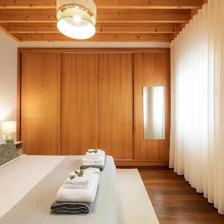 Vakantiehuis Monaco House Com Jacuzzi E Estacionamento Ponta Delgada