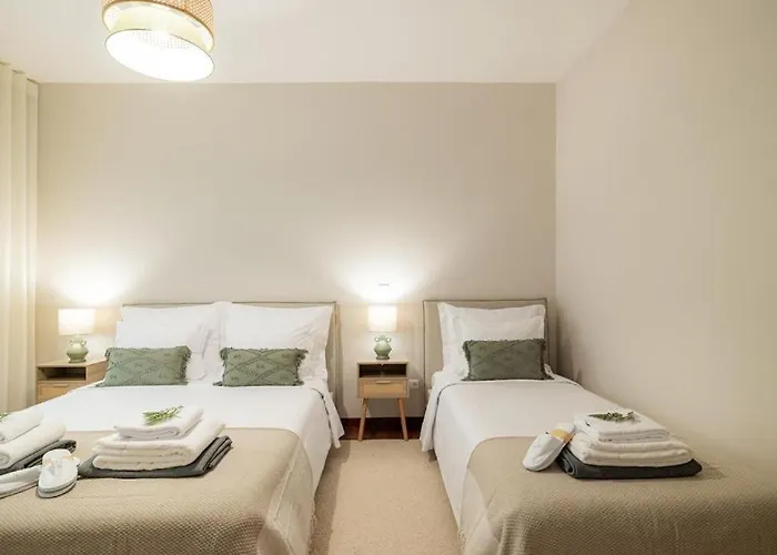 Monaco House Com Jacuzzi E Estacionamento Semesterbostad