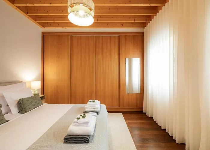 Semesterbostad Monaco House Com Jacuzzi E Estacionamento Ponta Delgada