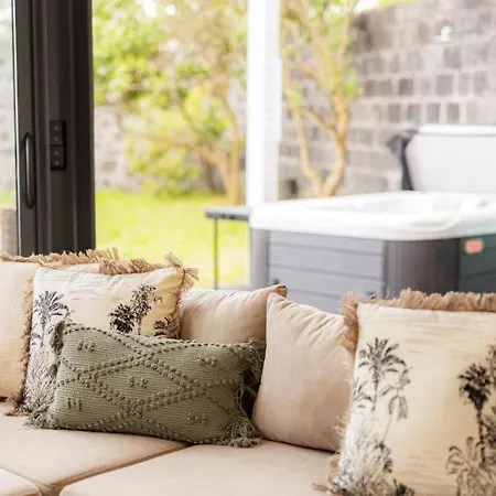 Monaco House Com Jacuzzi E Estacionamento Ferienhaus Ponta Delgada