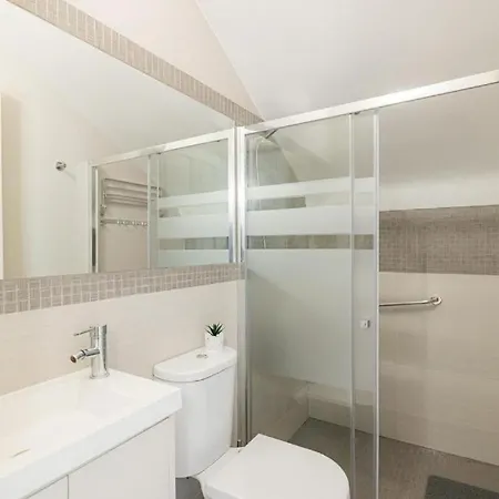 Monaco House Com Jacuzzi E Estacionamento * Ponta Delgada