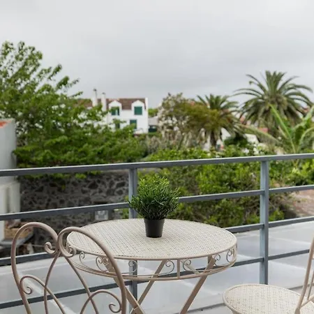 Ferienhaus Monaco House Com Jacuzzi E Estacionamento Ponta Delgada