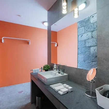 Monaco House Com Jacuzzi E Estacionamento * Ponta Delgada