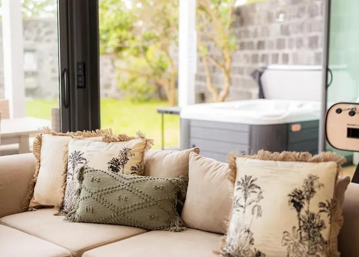 Monaco House Com Jacuzzi E Estacionamento Ferienhaus Ponta Delgada