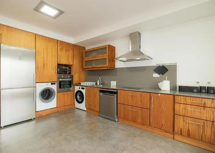 Monaco House Com Jacuzzi E Estacionamento Ferienhaus *