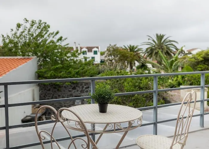 Ferienhaus Monaco House Com Jacuzzi E Estacionamento Ponta Delgada