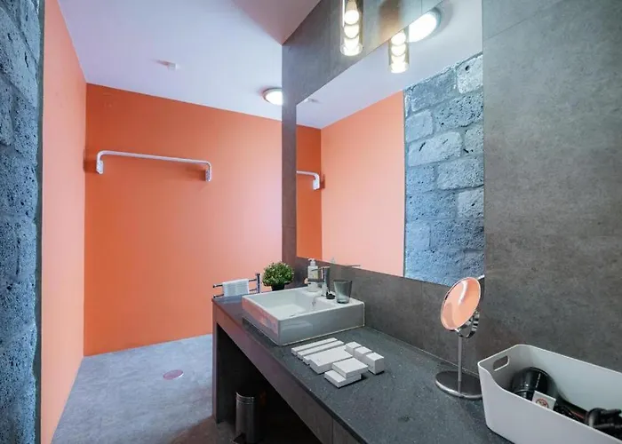 Monaco House Com Jacuzzi E Estacionamento * Ponta Delgada